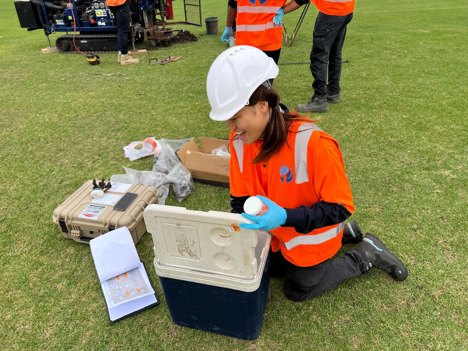 Geoporte engineer logging and storing soil samples